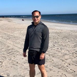 Meet your Posher, Laurence